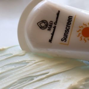 Krem mbrojtes ndaj diellit me SPF 50 - per fytyra te thata